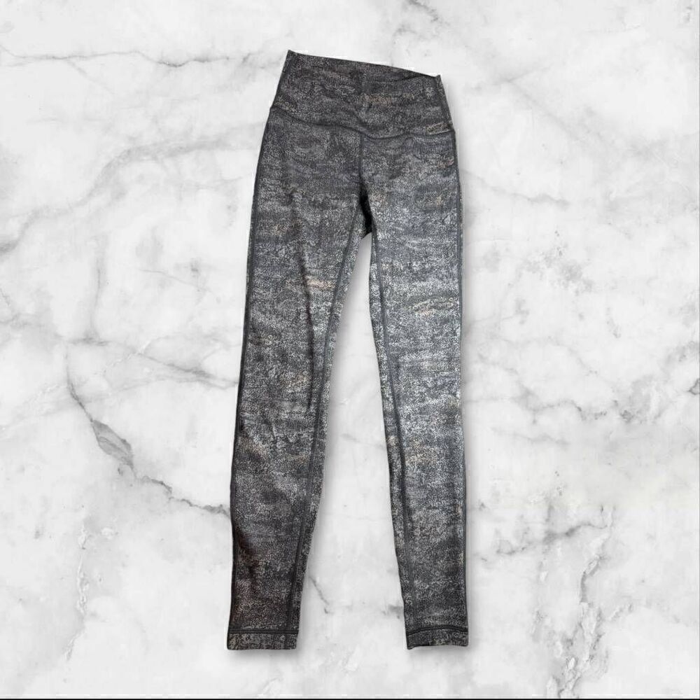 Lululemon Size 4 25" Wunder Under